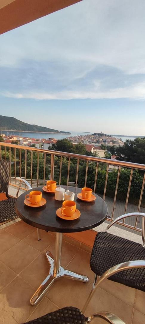 Apartment Visum Primošten Eksteriør billede